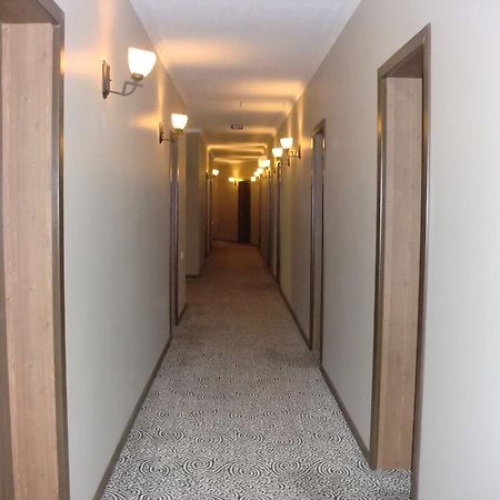Hotel Cristal Palace Тбилиси Екстериор снимка