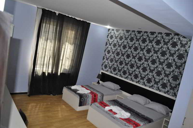 Hotel Cristal Palace Тбилиси Екстериор снимка