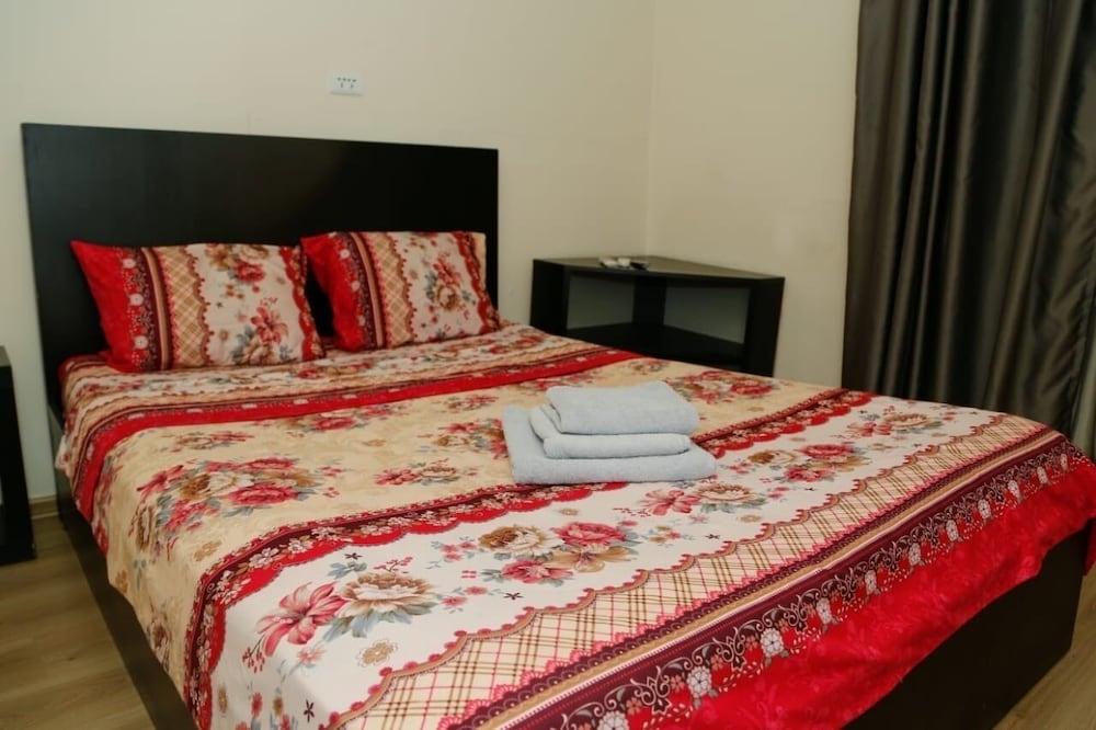 Hotel Cristal Palace Тбилиси Екстериор снимка