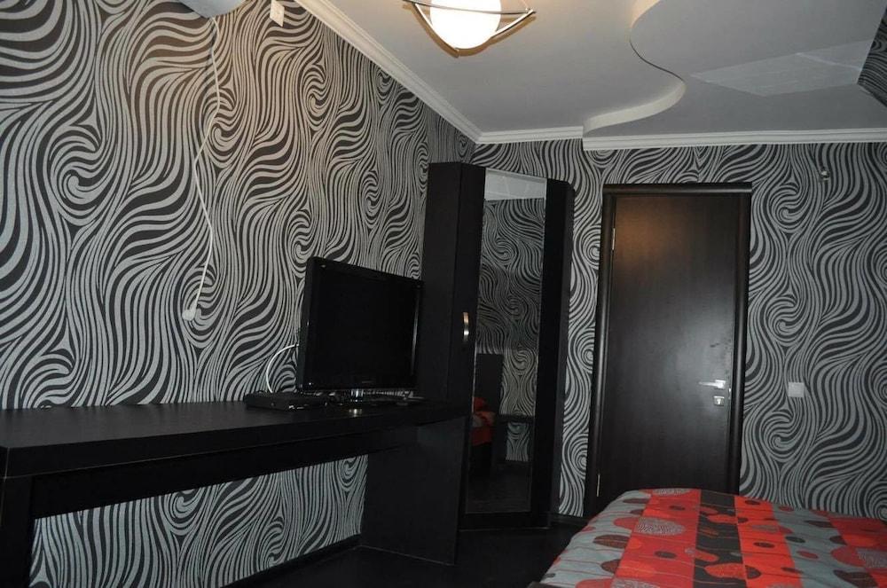 Hotel Cristal Palace Тбилиси Екстериор снимка