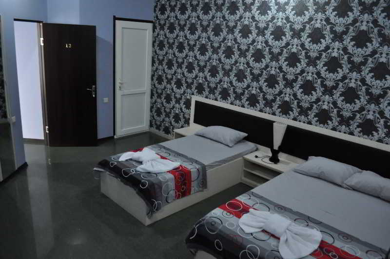 Hotel Cristal Palace Тбилиси Екстериор снимка