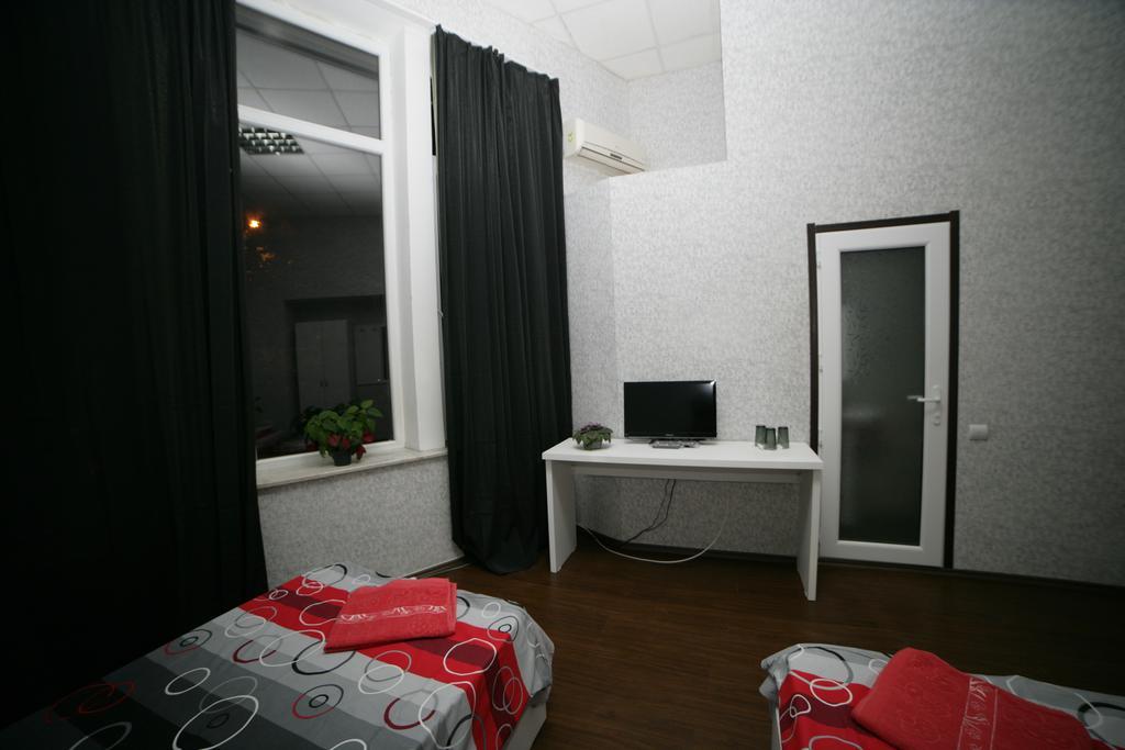 Hotel Cristal Palace Тбилиси Стая снимка